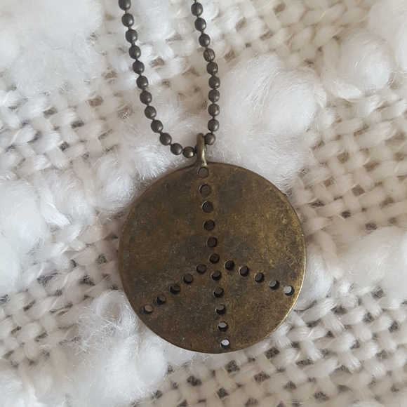 Metal Peace Sign Necklace - Picture 3 of 4